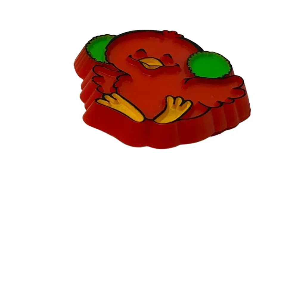 Hallmark Red Bird Brooch 1981 Christmas Vintage Plastic Pin‎